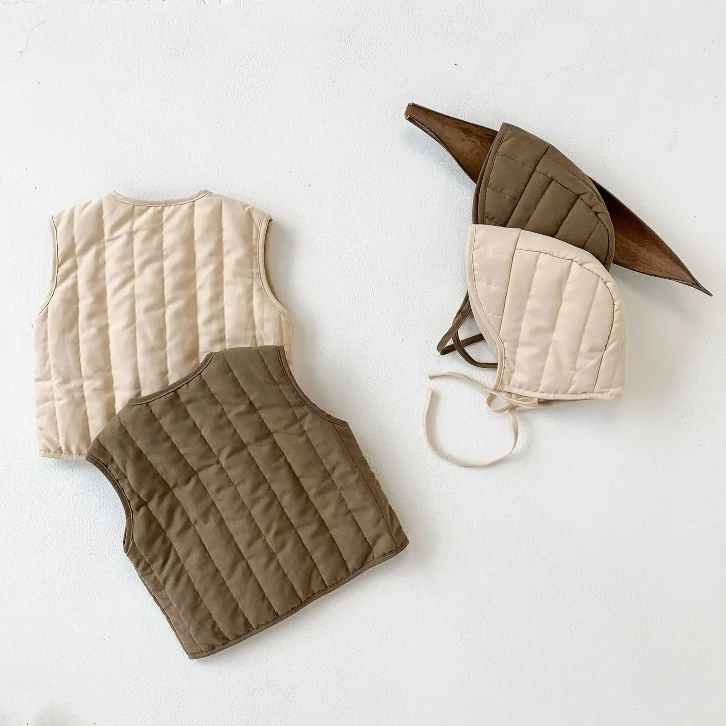 Fashionable baby vest with hat for autumn and winter 2-piece